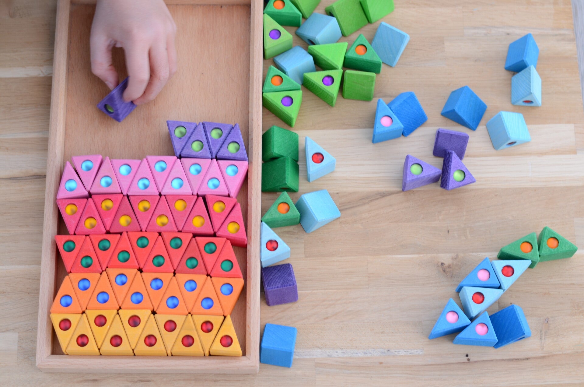 Bauspiel - Coloured Triangles Small Pieces (100p)