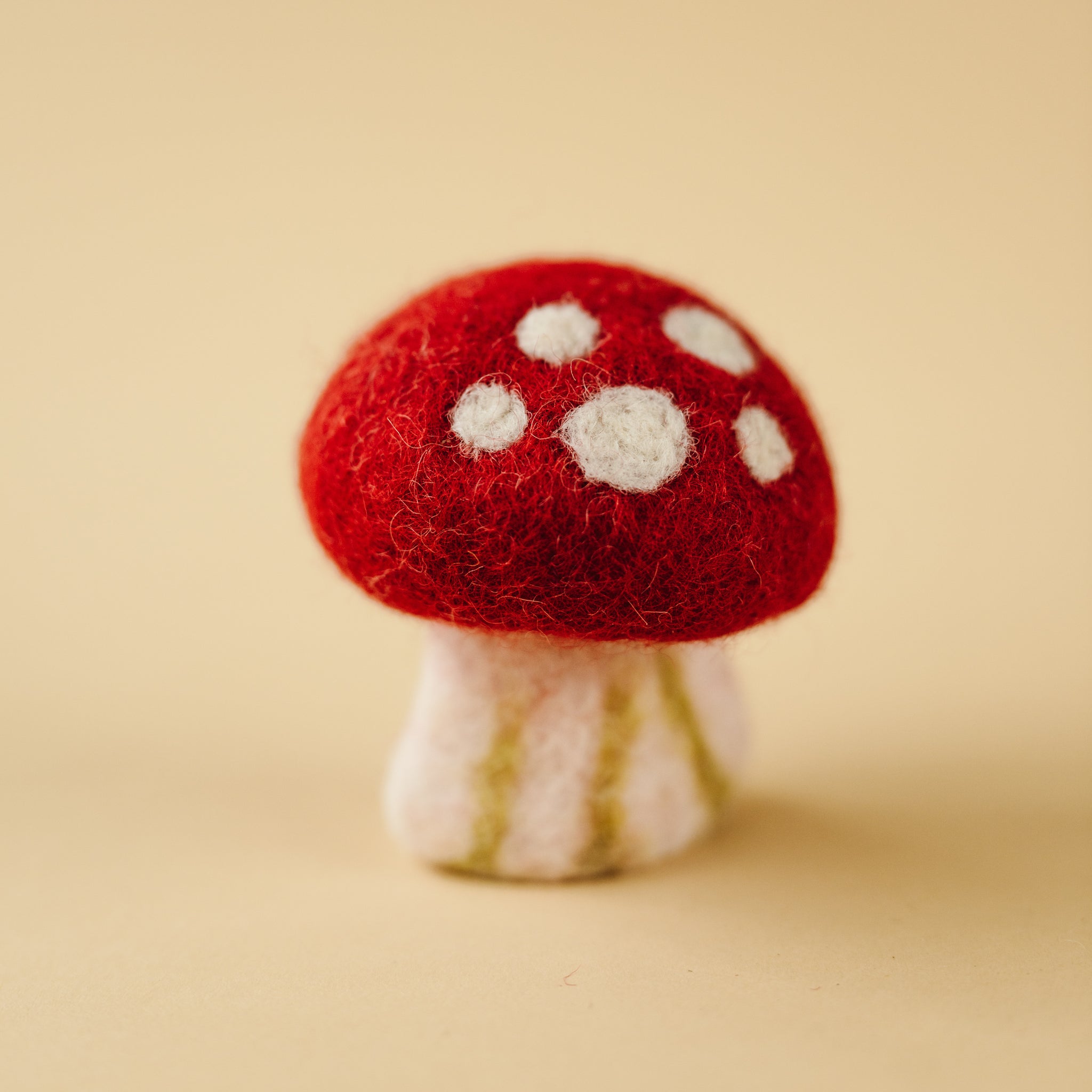 Papoose Wool Felt Mushrooms Large (3p)